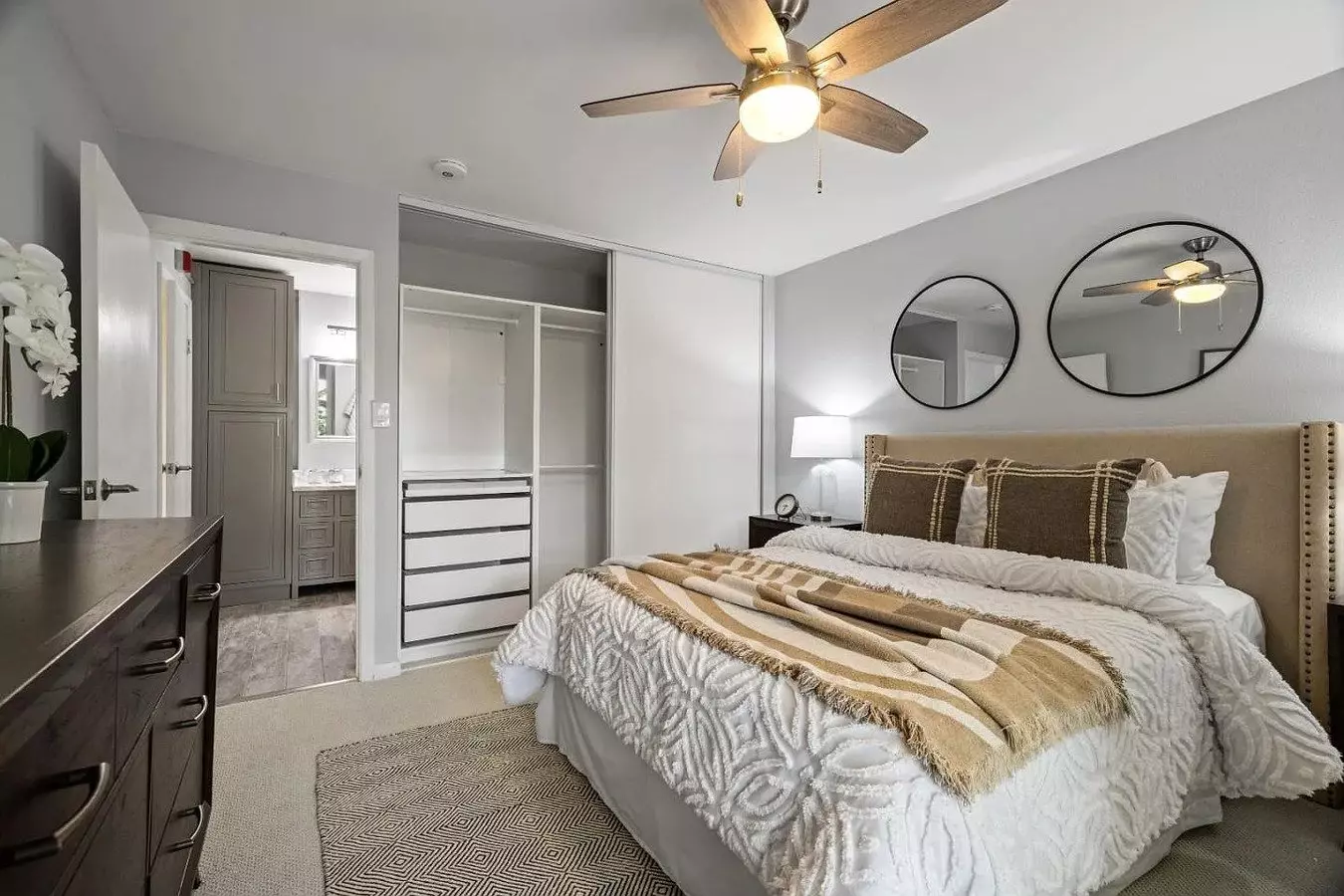 Stunningly Updated Top-floor Unit photo 2