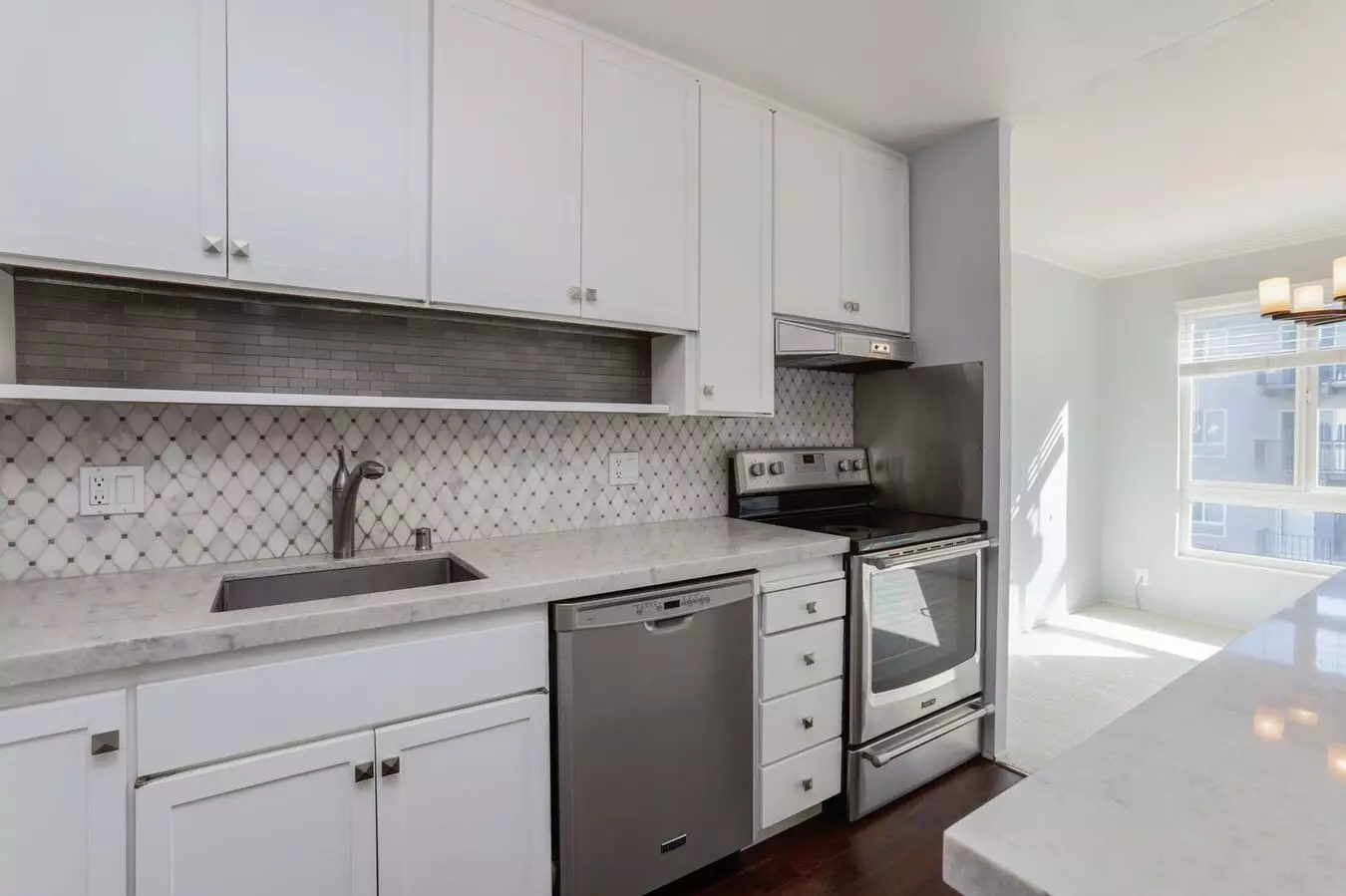 1 Bed / 1 Bath Pet Friendly Condo With Parking In Beautiful San Mateo. Youtube Tour! photo 4