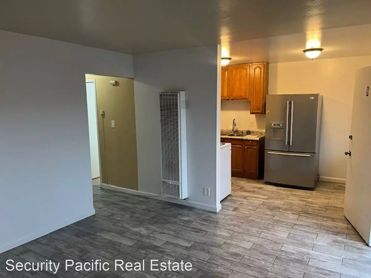 2341 Market Ave photo 2