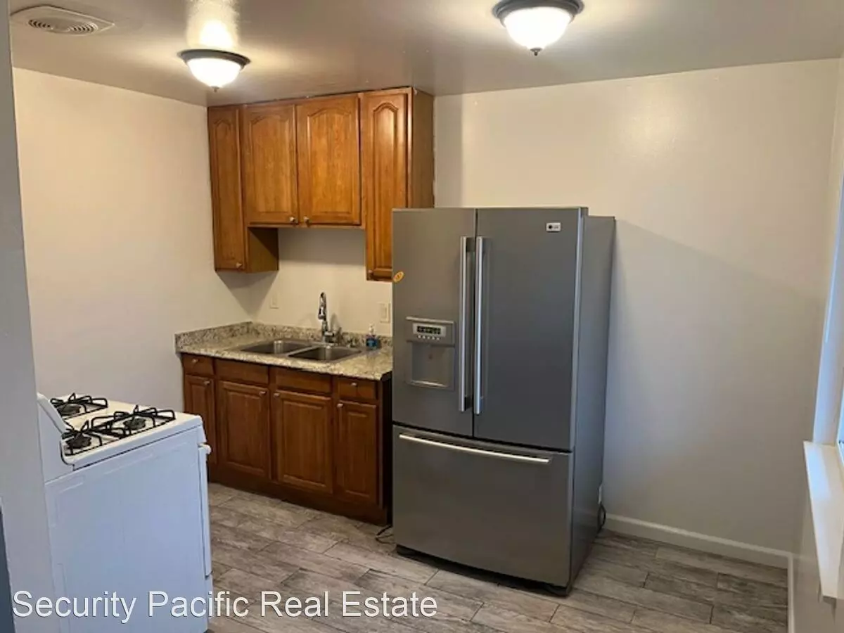 2341 Market Ave photo 5