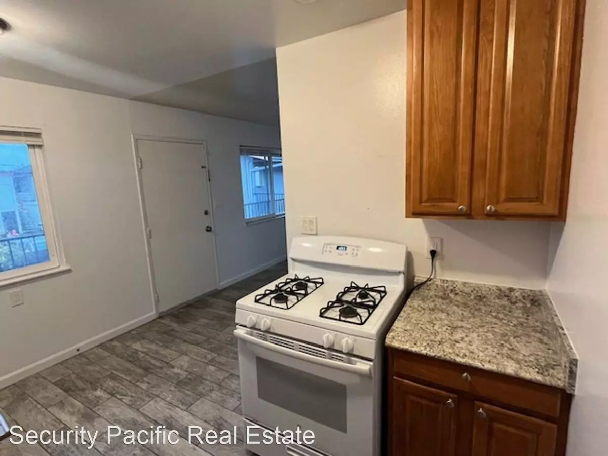 2341 Market Ave photo 3
