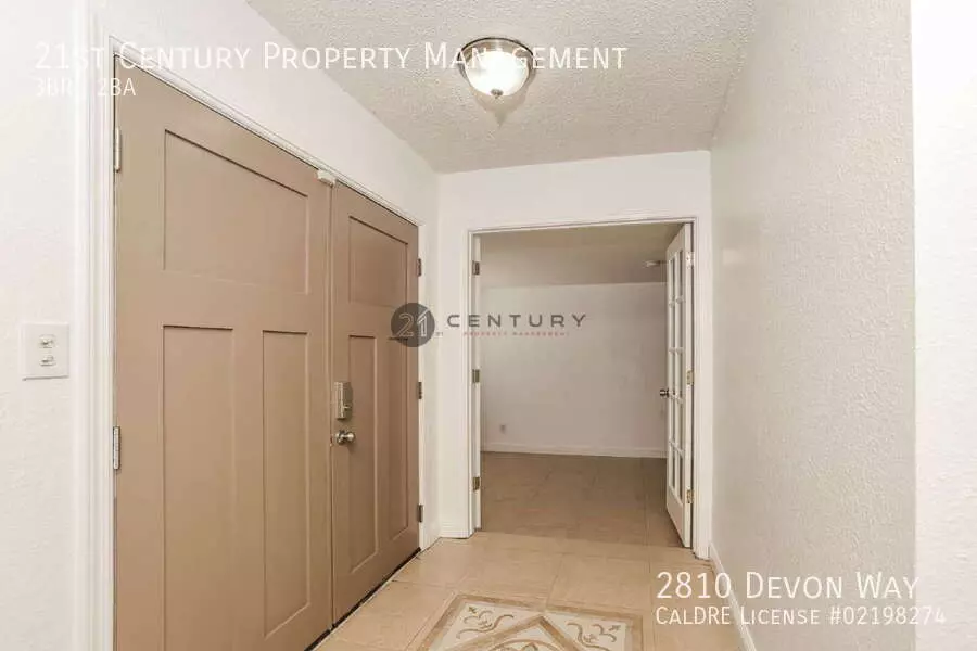 2810 Devon Way photo 3