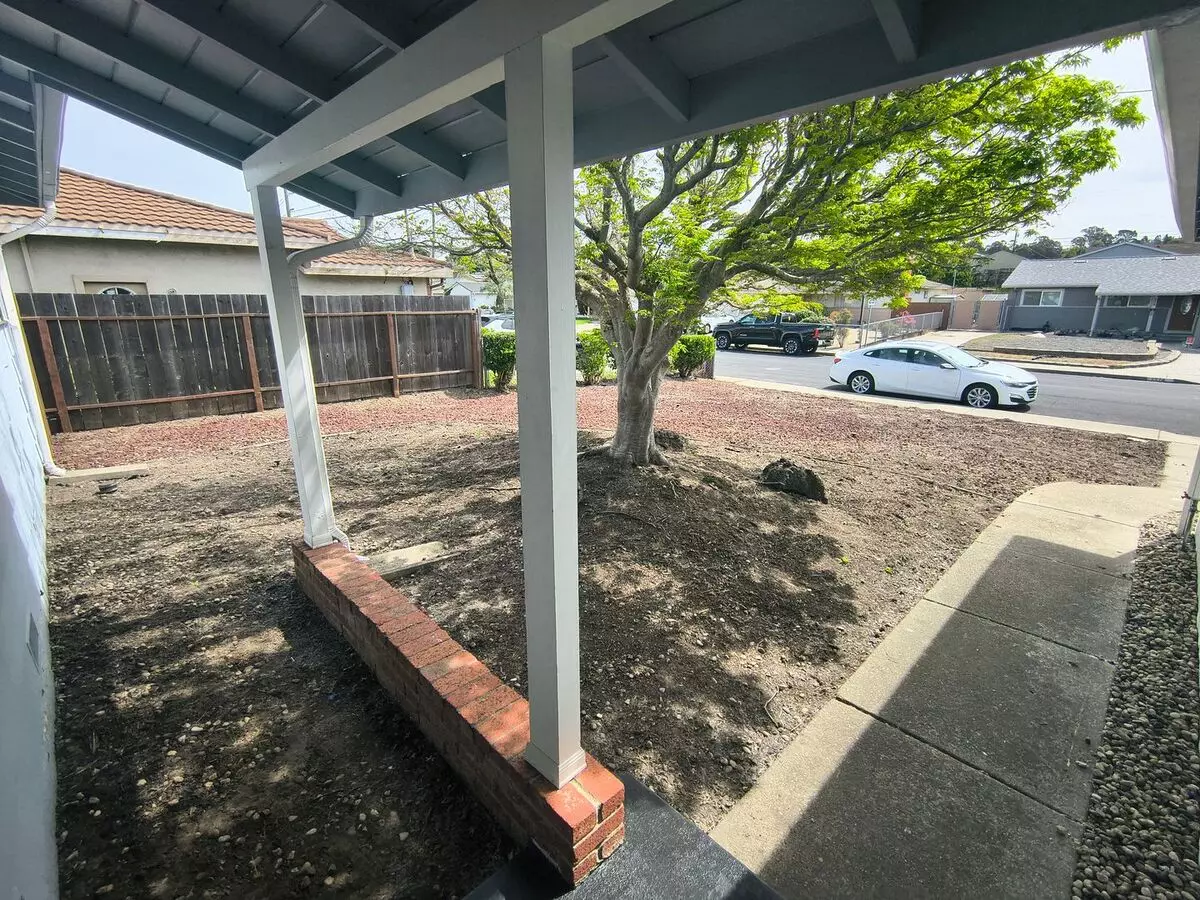 3Bed Single Family Home Located In Desirable San Pablo, Ca. With Beautiful Ocean Front View!! photo 5