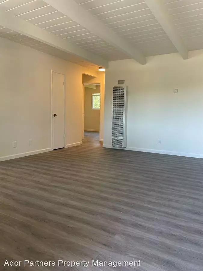 Rolling Hills Apartments photo 2