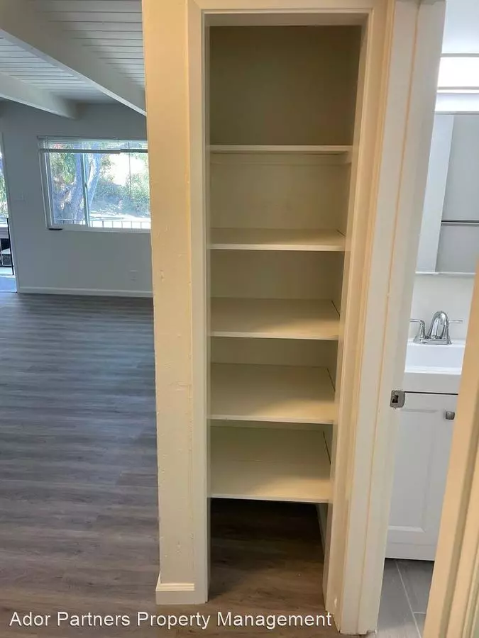 Rolling Hills Apartments photo 5