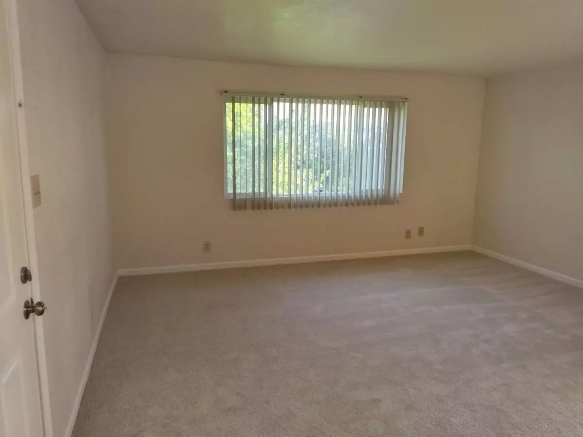 Stanton Ave. 2131 photo 3
