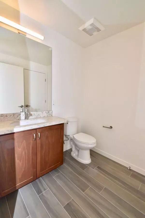 107 G St photo 5