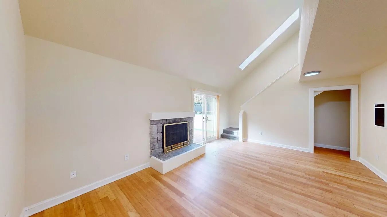 1741 Lincoln Ave photo 2