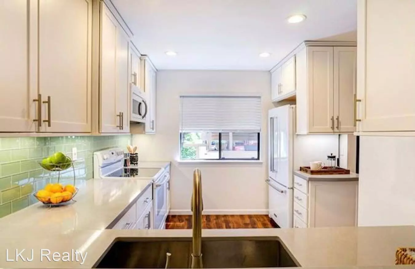 212 Sylvia Way, San Rafael, CA 94903 photo 4