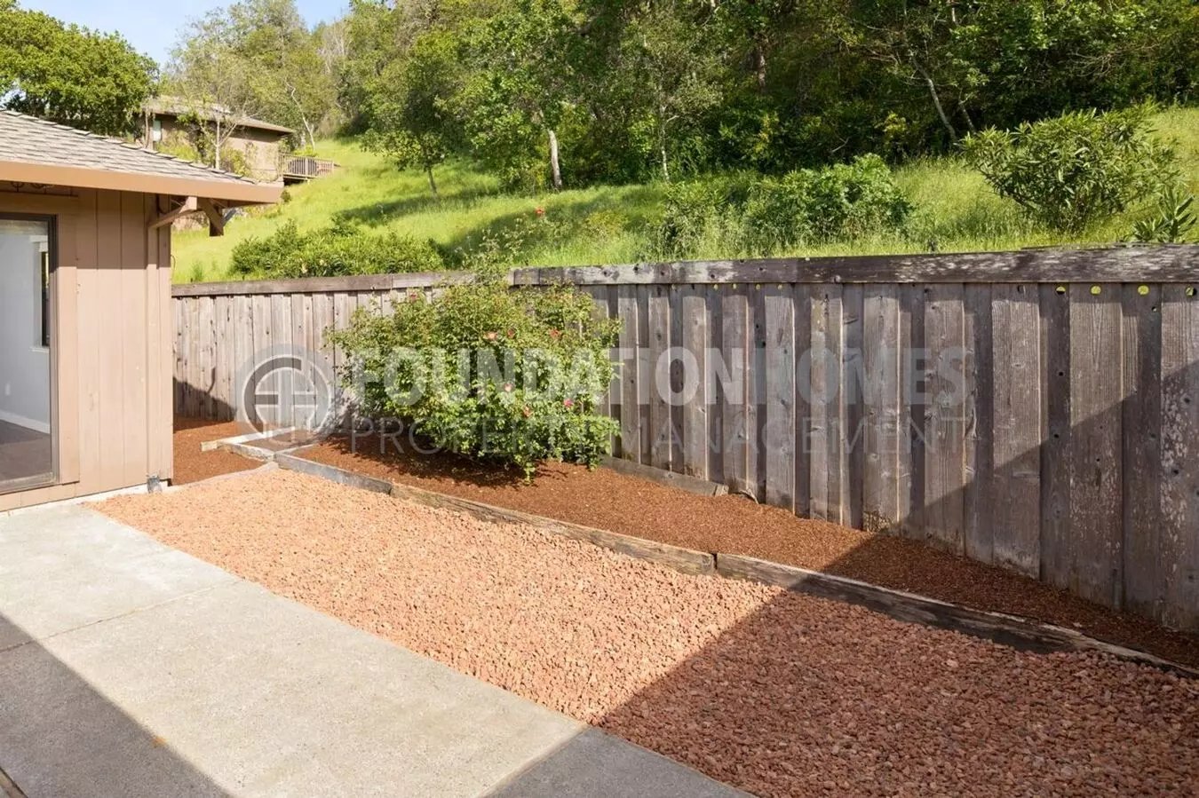 Gorgeous 3bd/2ba Townhouse, Complete Interior Renovation, Modern Upgrades, Community Pool -foundation- photo 2