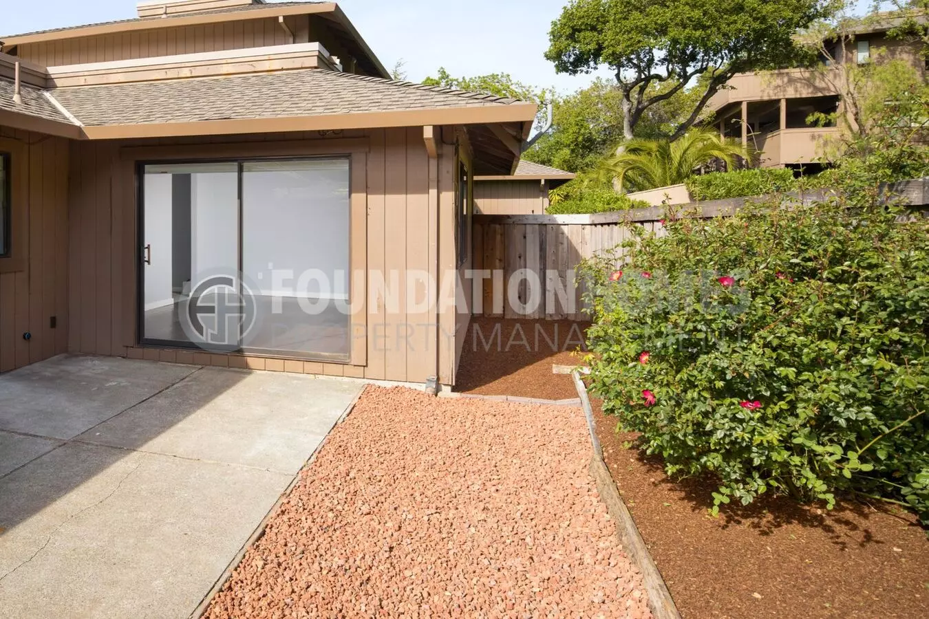 Gorgeous 3bd/2ba Townhouse, Complete Interior Renovation, Modern Upgrades, Community Pool -foundation- photo 4