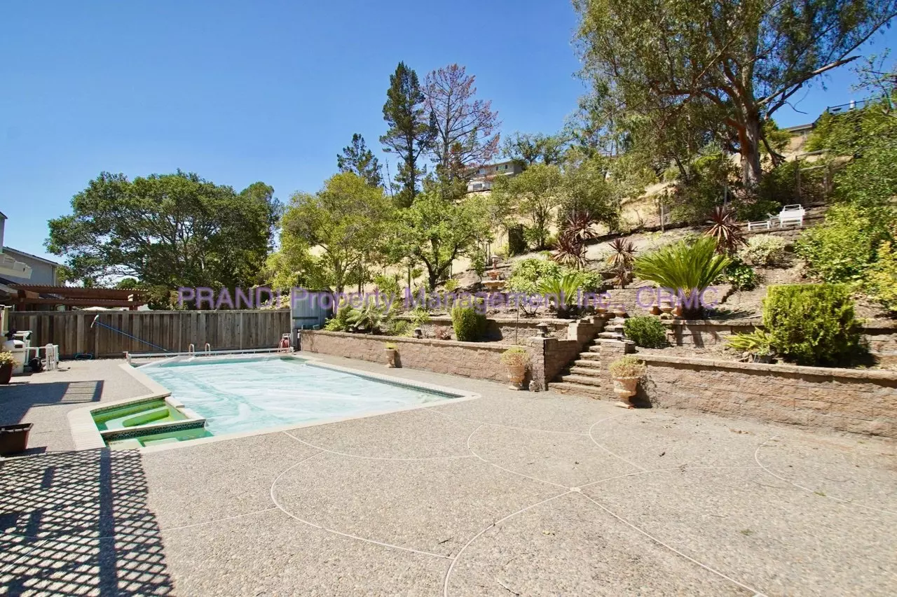 1737 Las Gallinas Avenue, San Rafael, CA 94903 photo 2