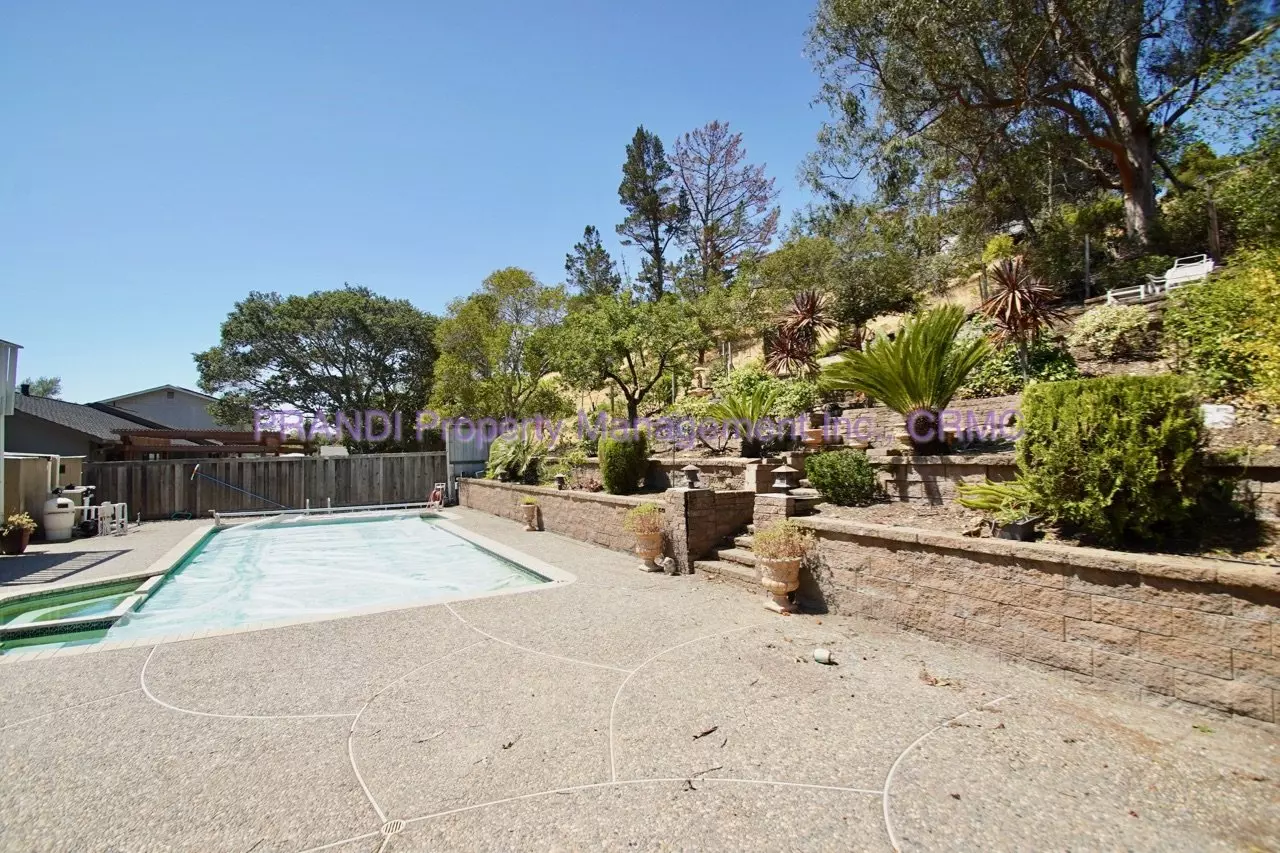 1737 Las Gallinas Avenue, San Rafael, CA 94903 photo 3