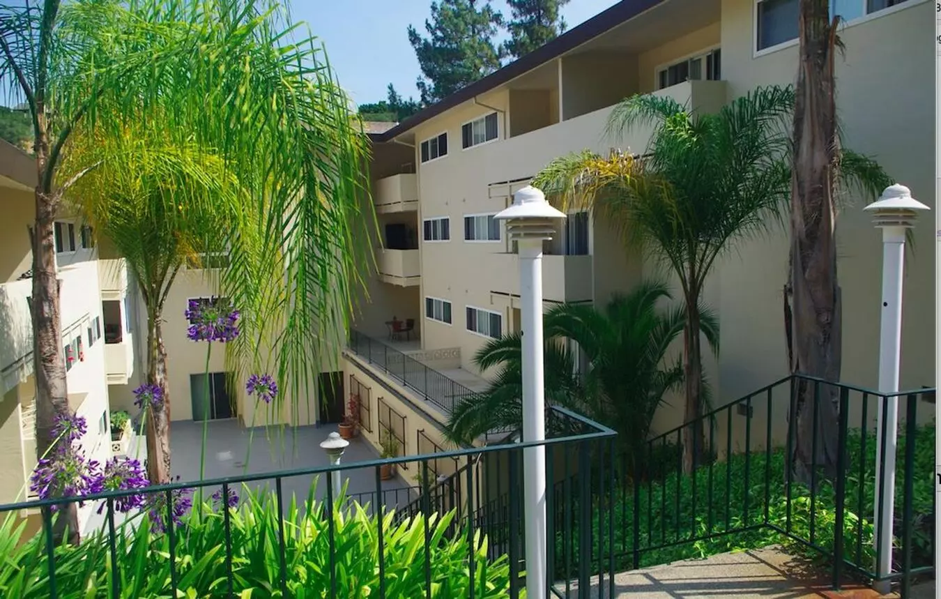 Marinian Towers Apartments photo 4