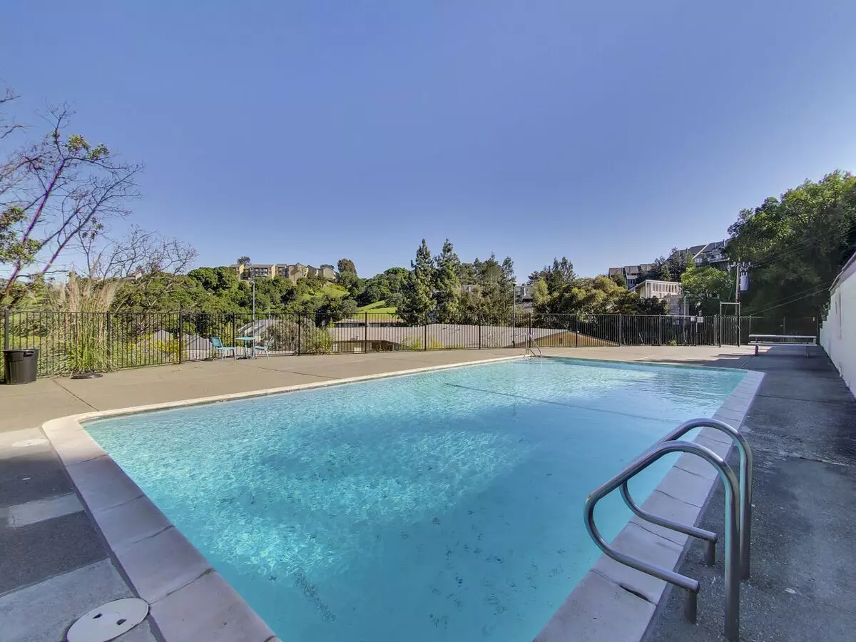 Marinian Towers Apartments photo 5