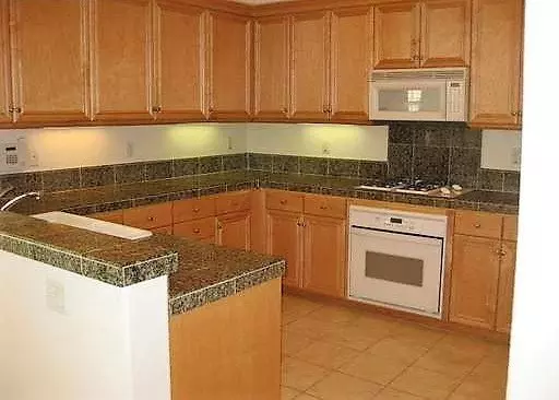 Beautiful Windemere Town Home W/ Den photo 4