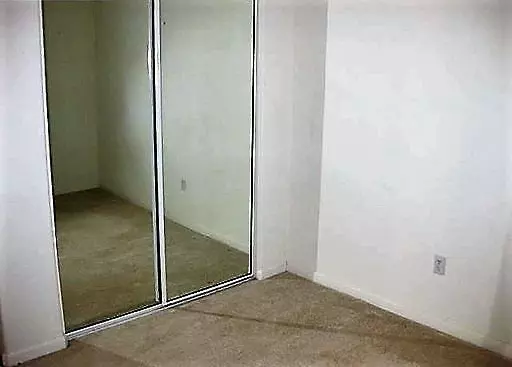 Beautiful Windemere Town Home W/ Den photo 3