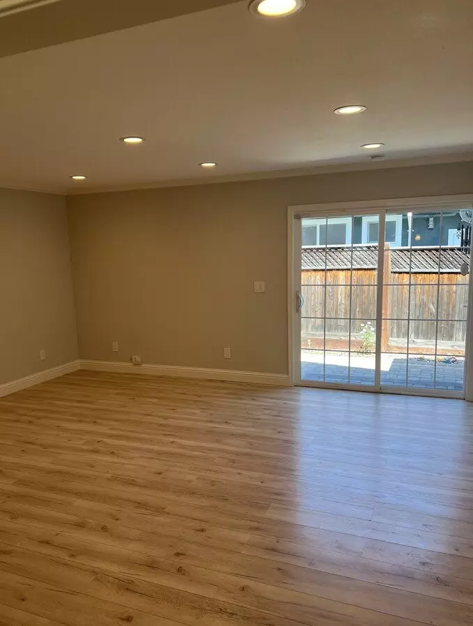 2925 Calais Dr photo 3