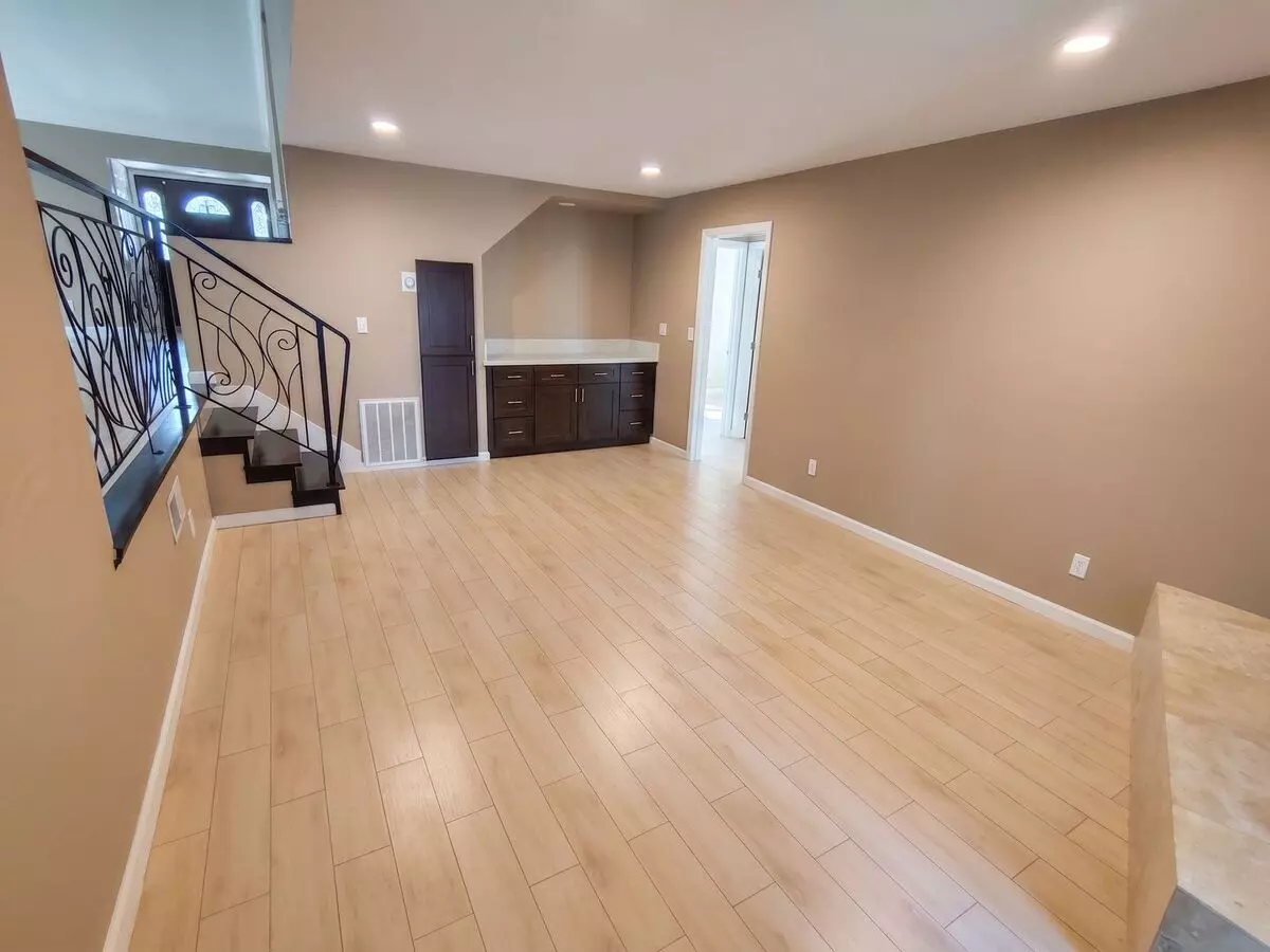 Stunning Tudor Home In San Ramon's Twin Creeks Hills photo 4