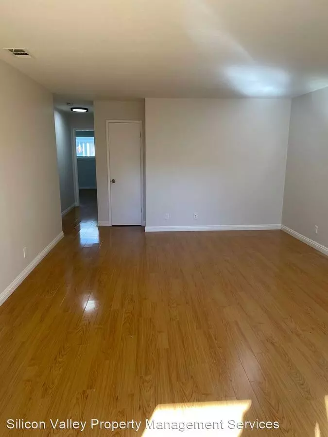 1210 Halford Ave photo 4