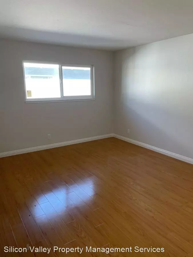 1210 Halford Ave photo 5