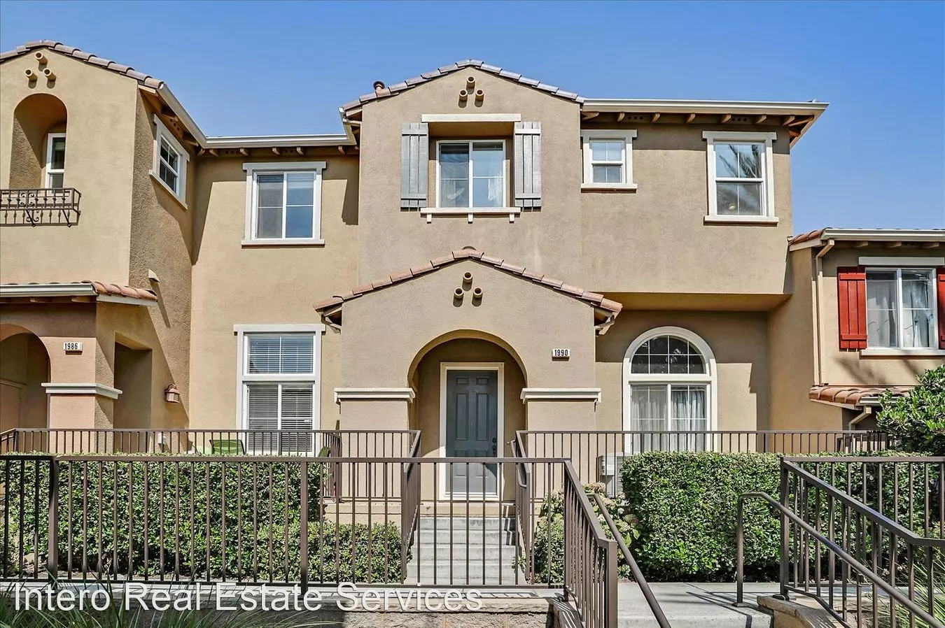 PRIVATE TOWNHOME IN MISSION GARDENS photo 2