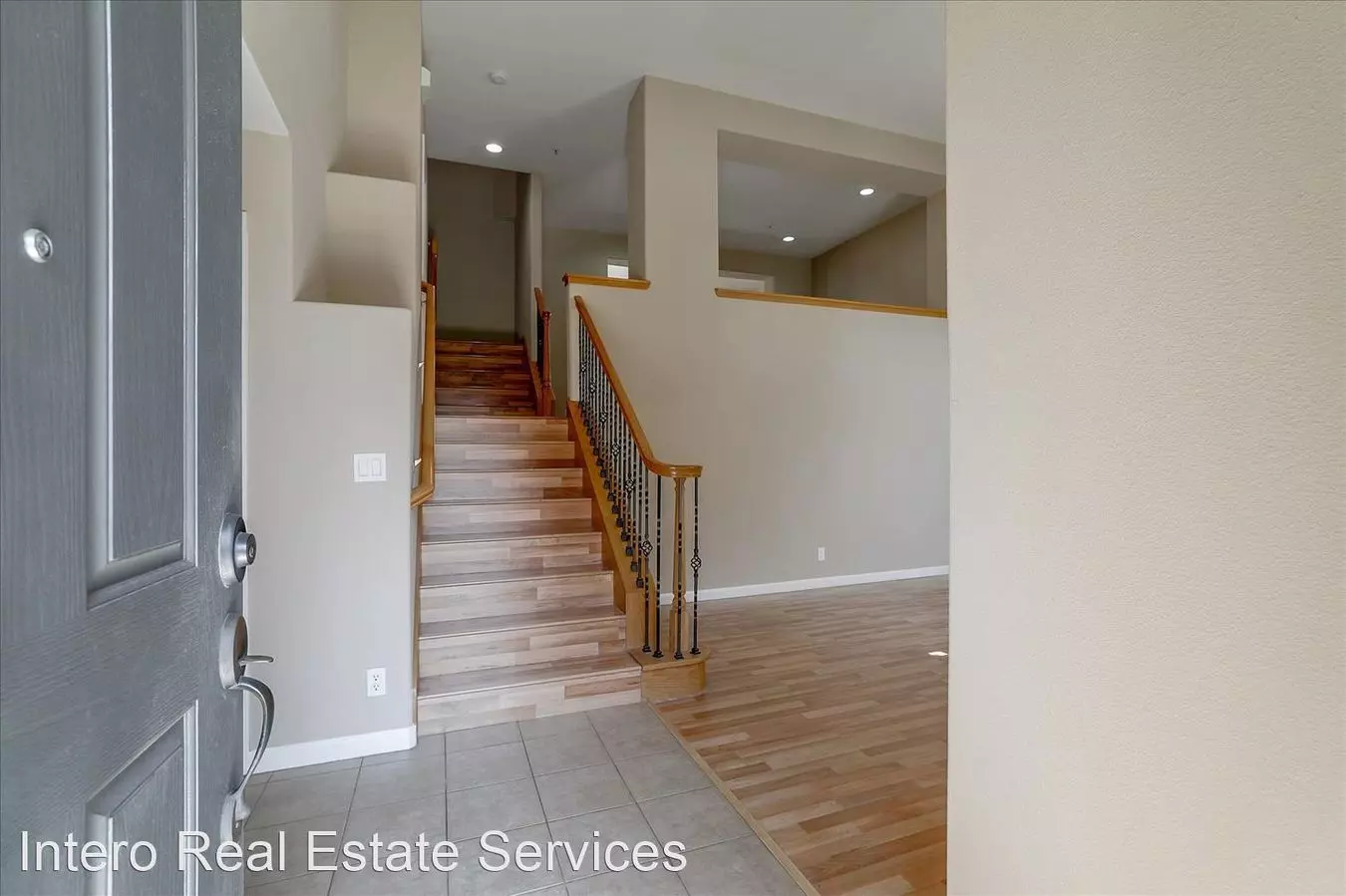 PRIVATE TOWNHOME IN MISSION GARDENS photo 5