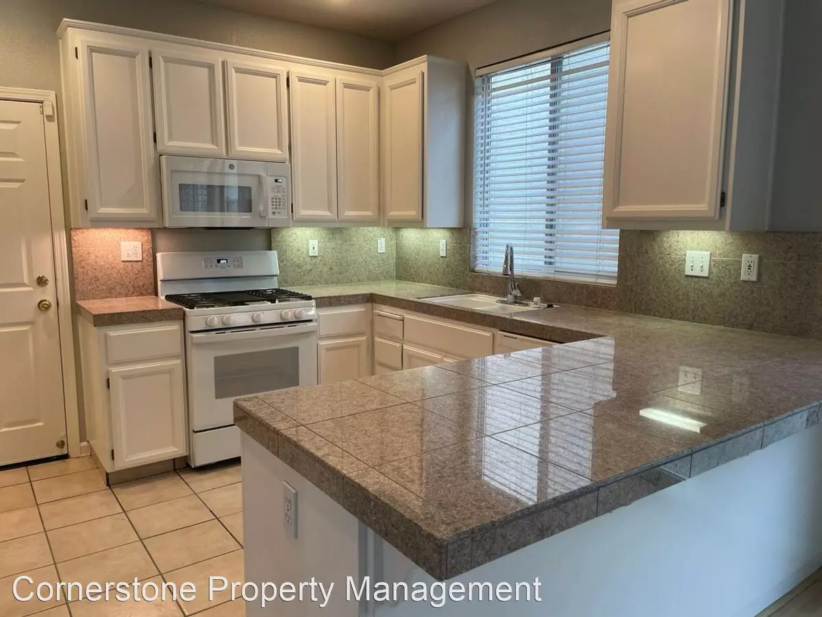 2265 Lenox Pl photo 3