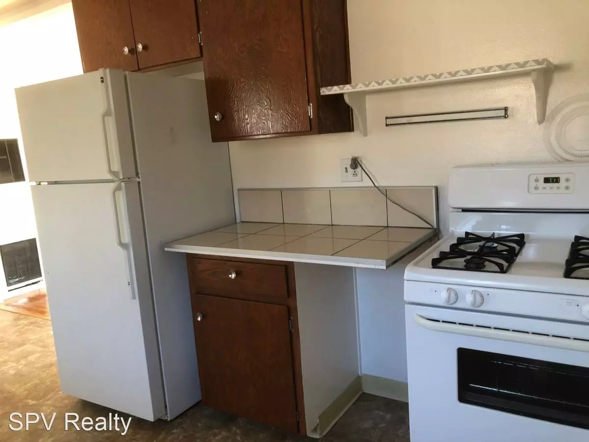 2366-2368 Patricia Dr photo 5