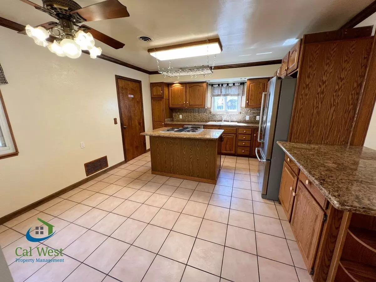$4595 - Beautiful Single Family Home In Santa Clara photo 3