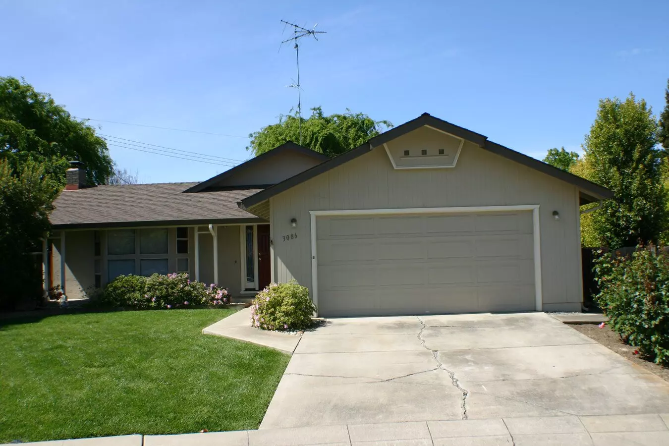 3086 Carleton Pl photo 4
