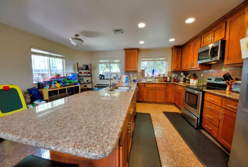 3355 Granada Ct photo 4