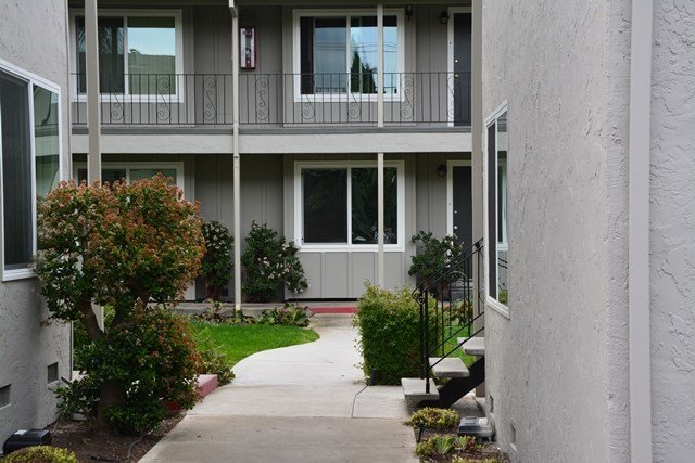 Carriage House Apartments photo 2
