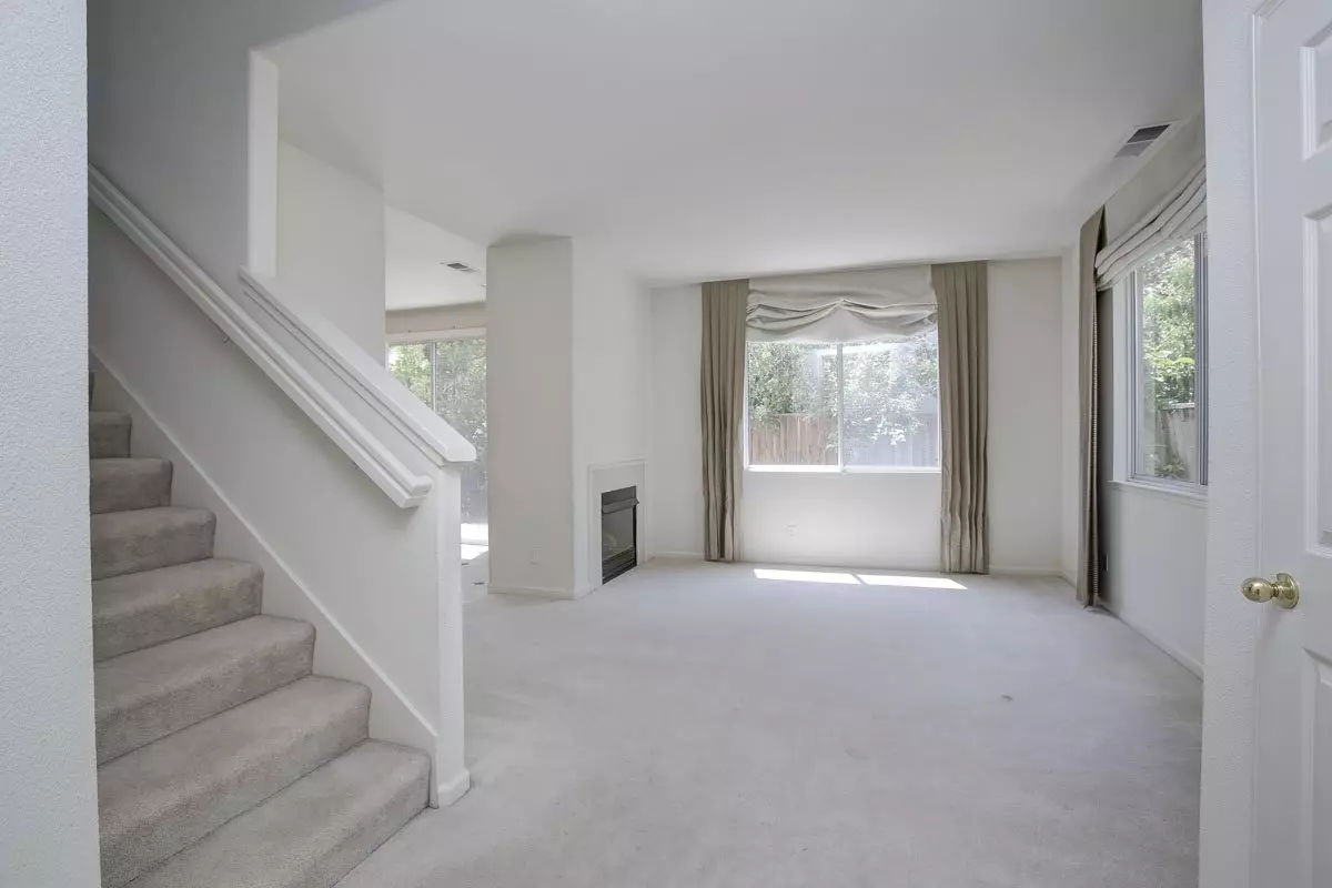 4692 Wilcox Ave photo 2