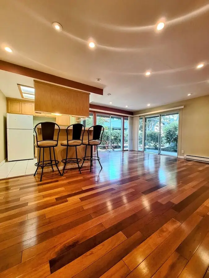 First Floor 1bd Condo In Beautiful Vista Del Lago Community