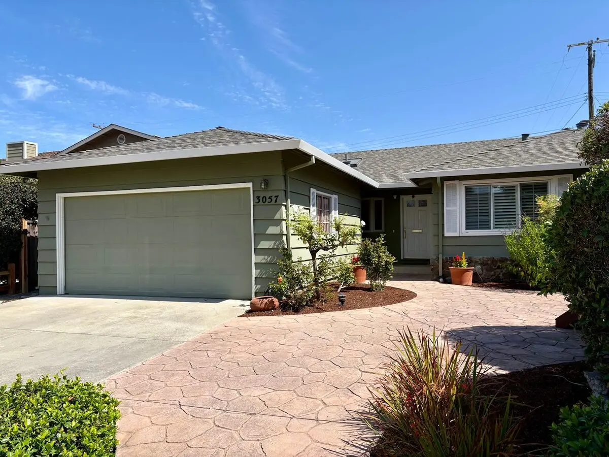 Private Bedroom in Inviting Santa Clara Home Near Apple