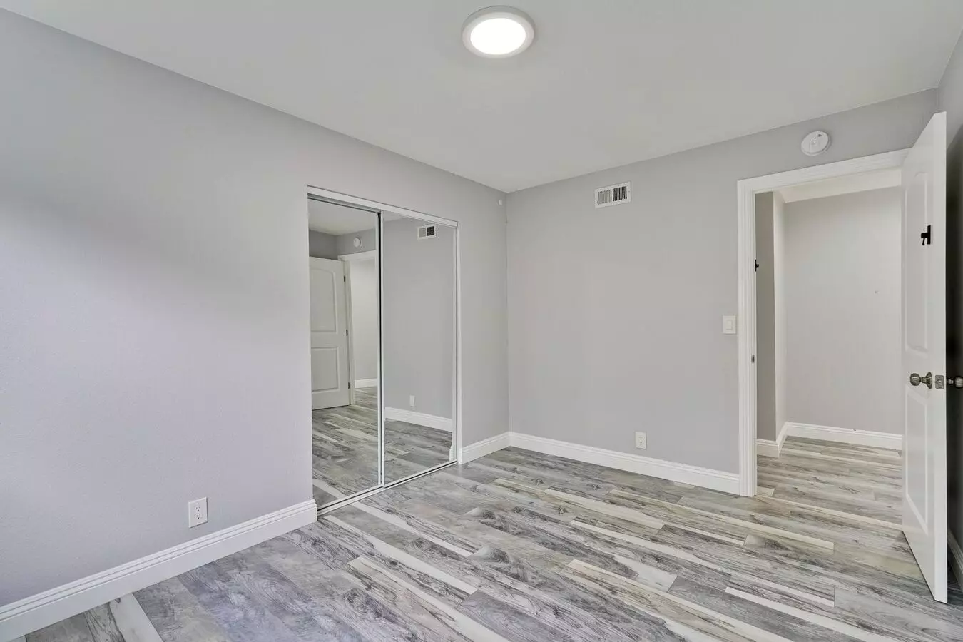 Stunning Single Family Home photo 2