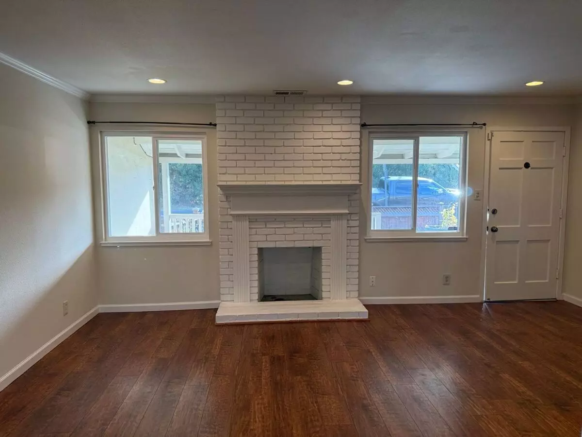 2049 Bray Ave Santa Clara, CA 95050 photo 4