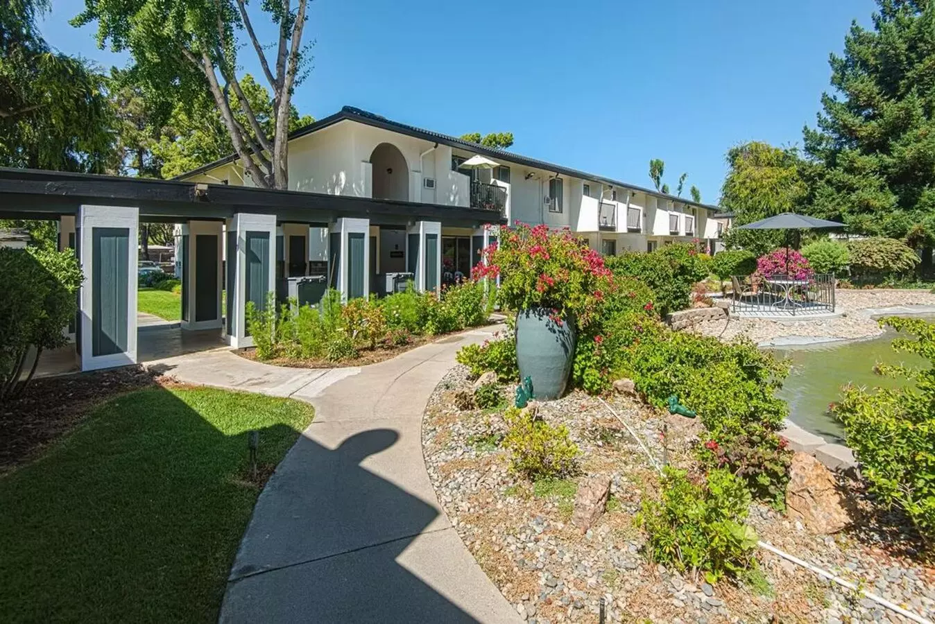 Villa Serena 55+ Rental Community photo 4
