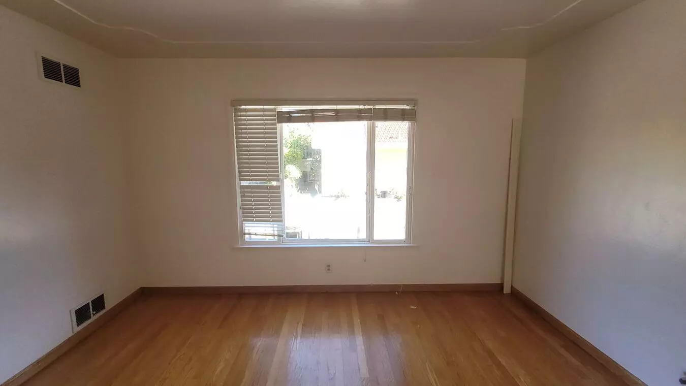 216 Cypress Ave photo 4