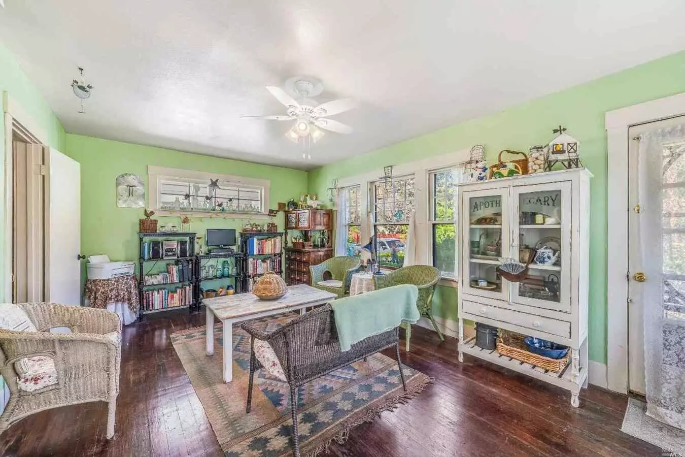 1068 Bush St photo 3