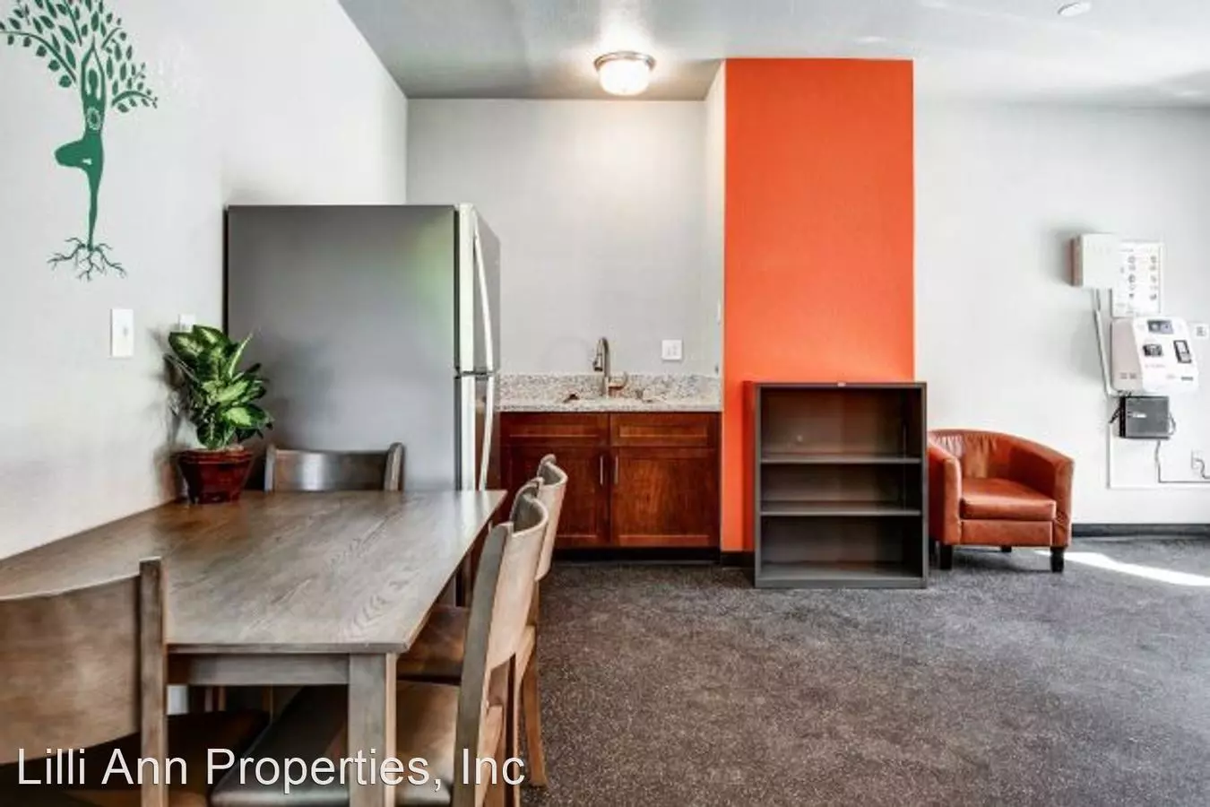 Spring Club Apartments photo 4