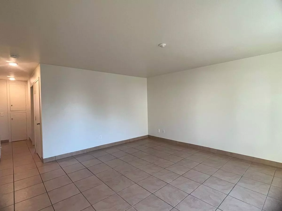 2555Wsteelelane (pc) photo 5