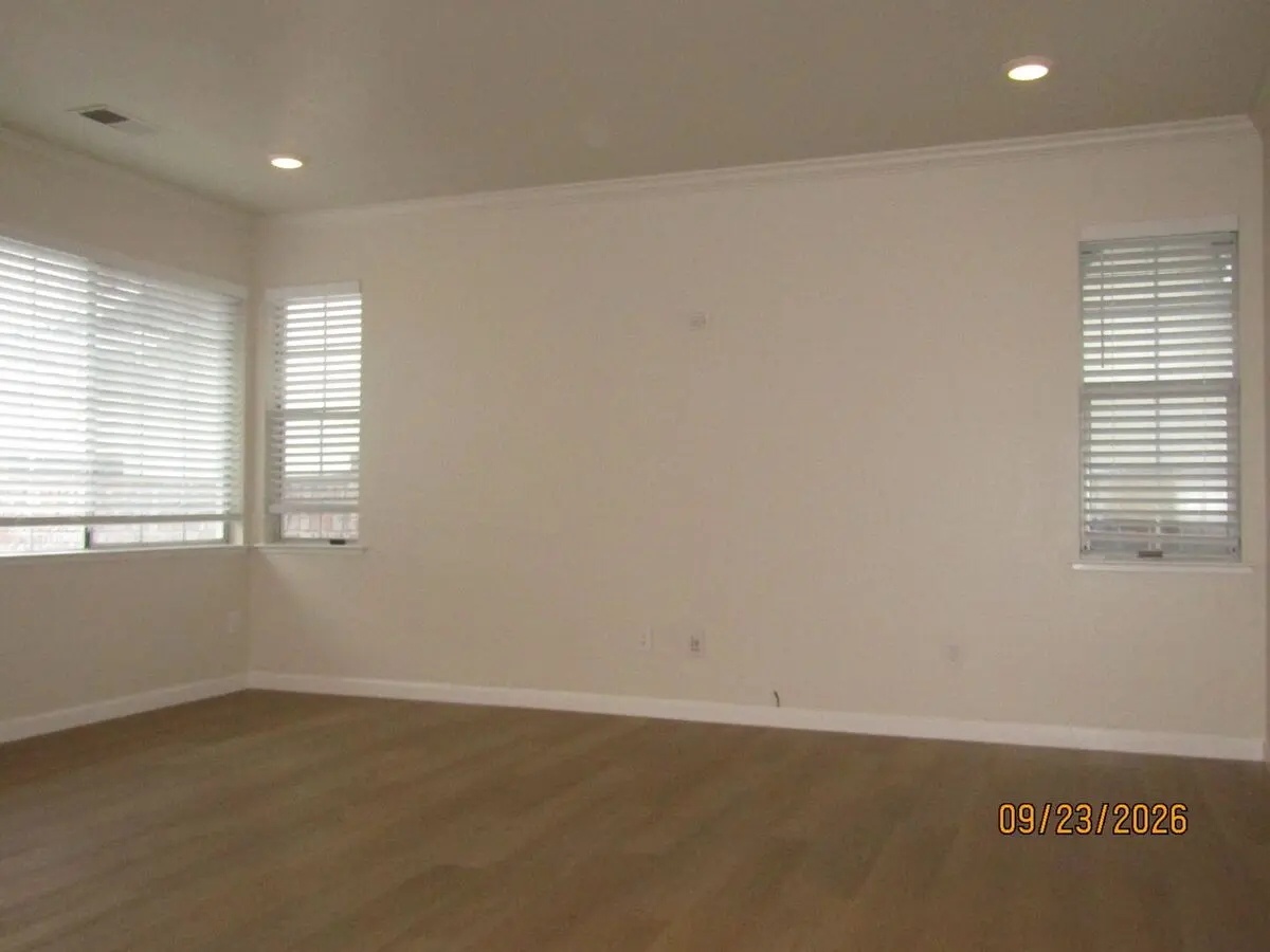 3 Bed 2 Bath Single Family Home With Solar In North West Santa Rosa! New Flooring And Paint! photo 4