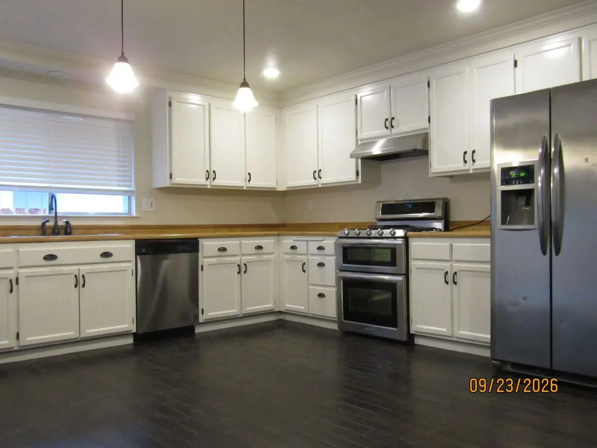 3 Bed 2 Bath Single Family Home With Solar In North West Santa Rosa! New Flooring And Paint! photo 3