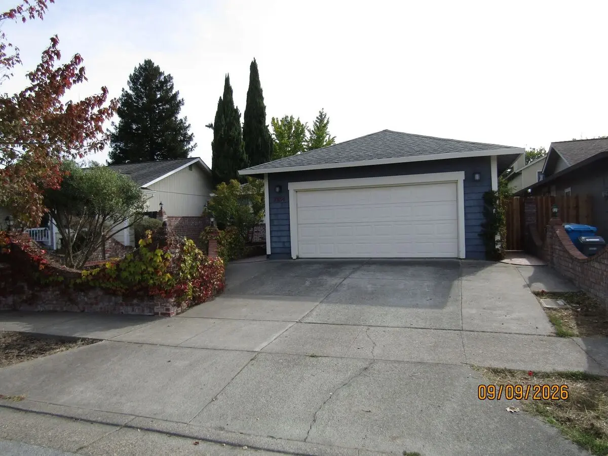 3 Bed 2 Bath Single Family Home With Solar In North West Santa Rosa! New Flooring And Paint!