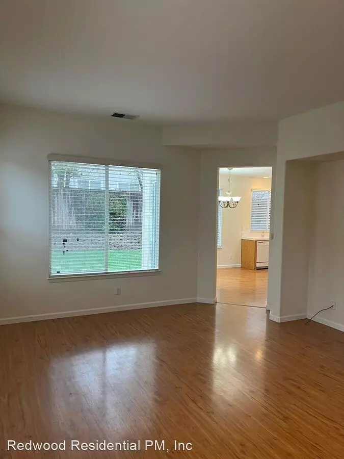 5 Royal Gorge St Santa Rosa, CA 95409 photo 4