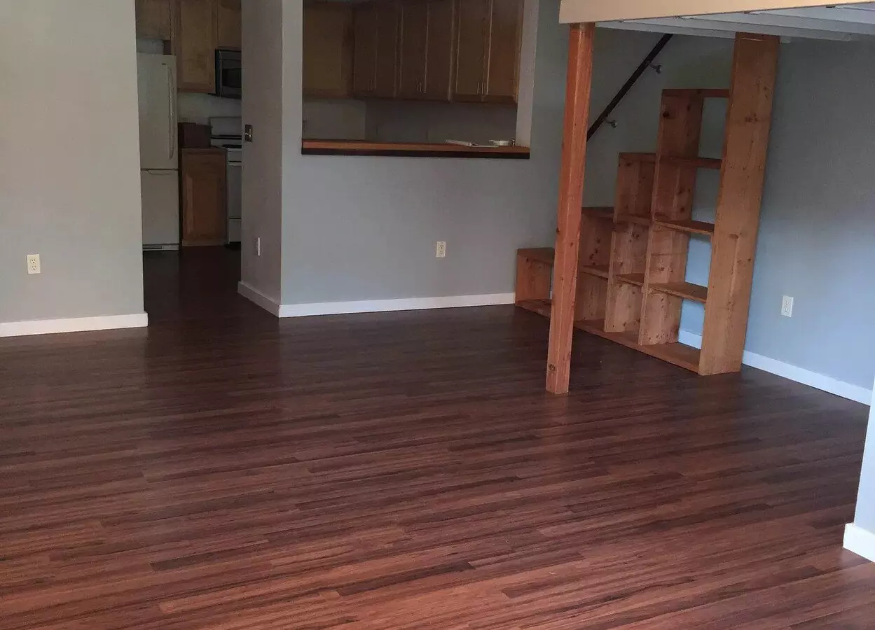 630 Square Foot Condo Home Has 0 Bedrooms And 1.0 Bathrooms. photo 3