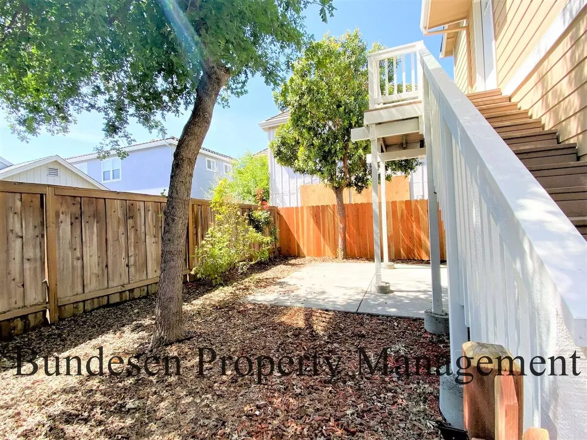 747 Fresno Ave Santa Rosa, CA 95407 photo 2
