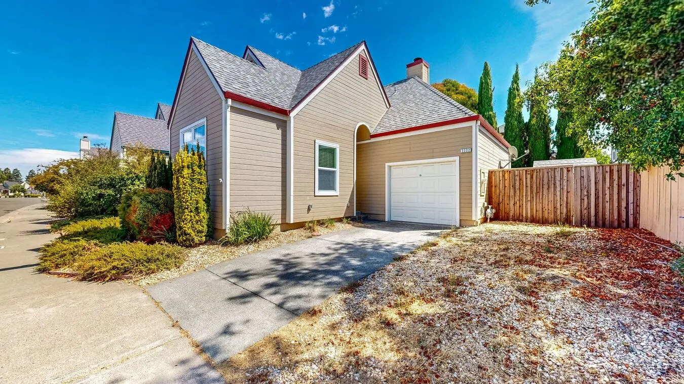 Beautiful Desirable Coffey Park Two Bedroom One Bath Single Floor Home photo 5